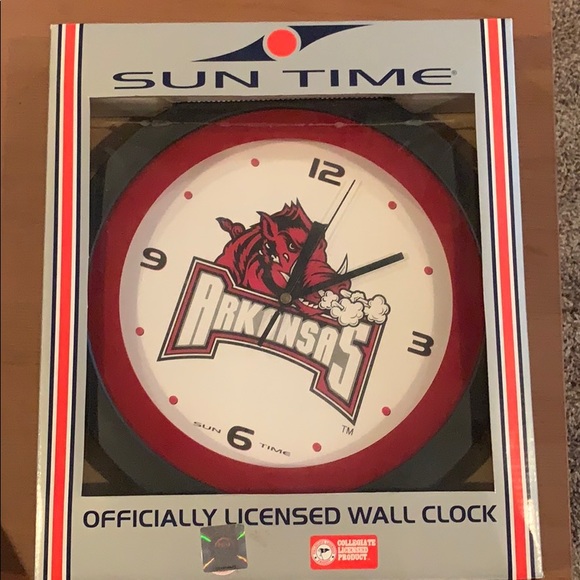 Arkansas Razorback Wall Clock - Picture 1 of 3